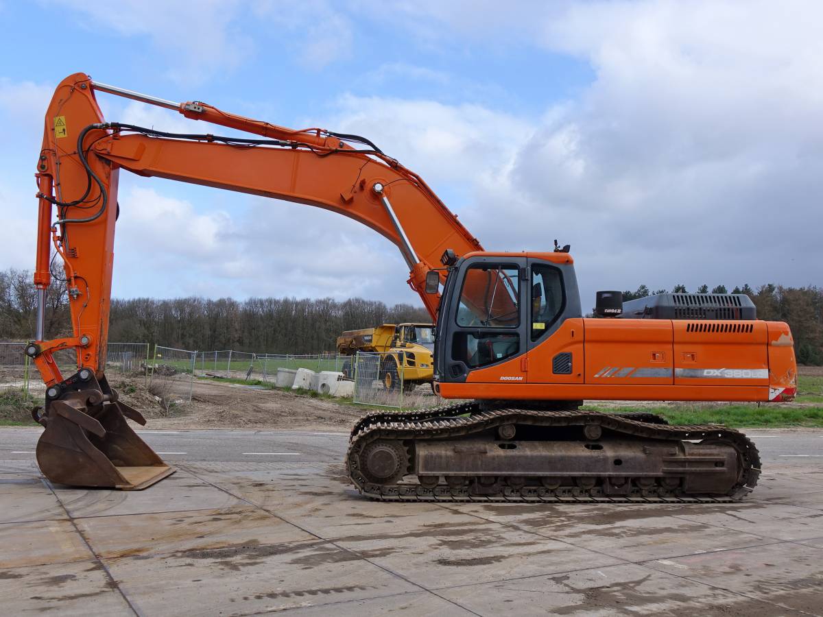 2011 Doosan DX380LC